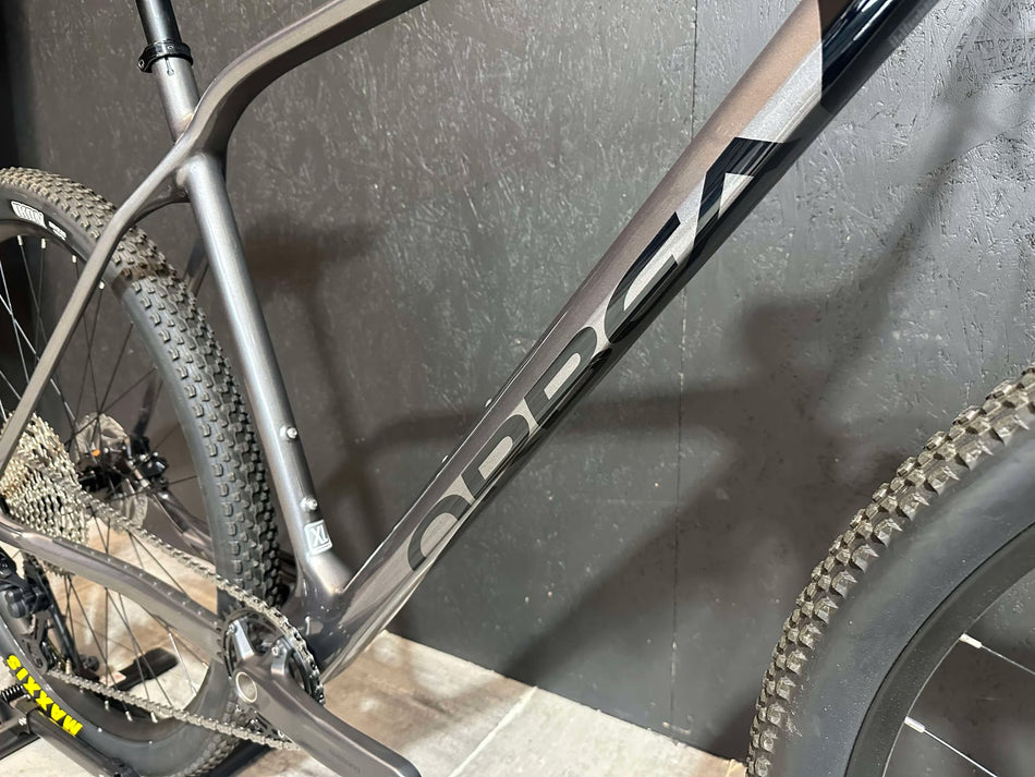Utstillingsmodell - Orbea Alma M50 karbon hardtail (XL - 185cm til 198cm)