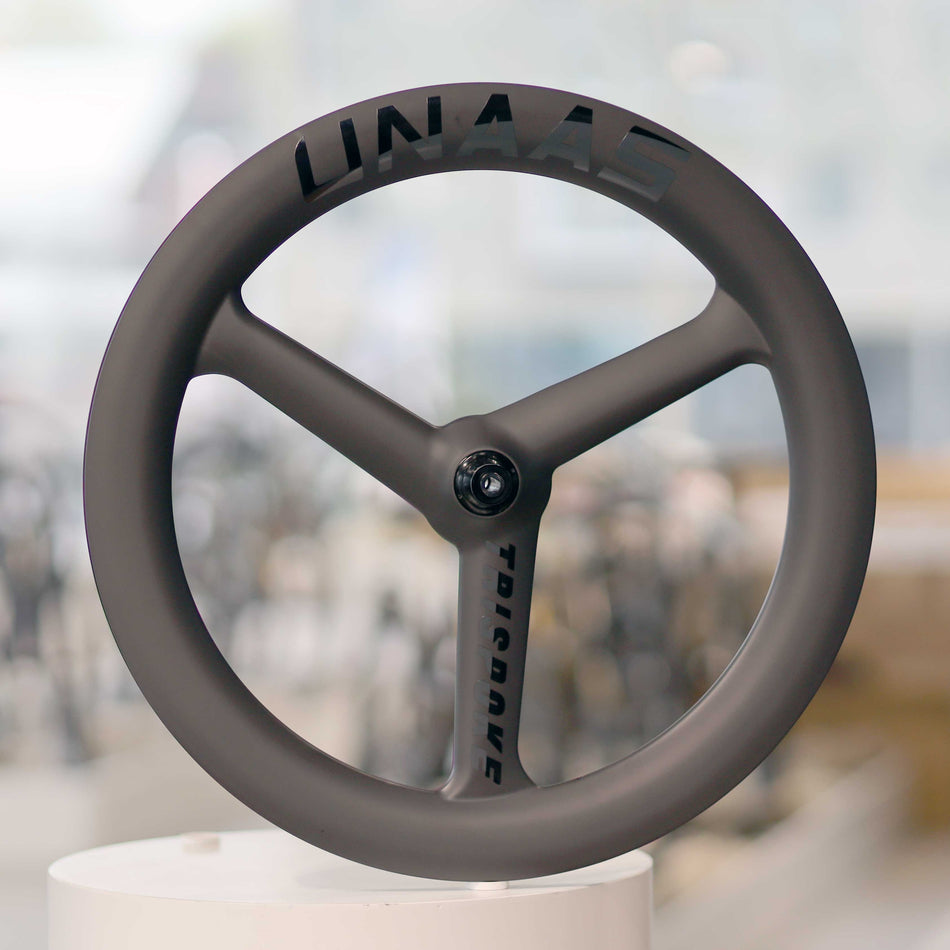 Unaas Trispoke og P1000 LTD 2025